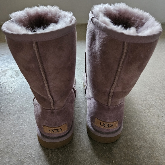 🌟 AUTHENTIC ✨️ UGG Classic Short Boot (Lilac Purple) 👢 Size 7 ❤️ - Picture 4 of 14
